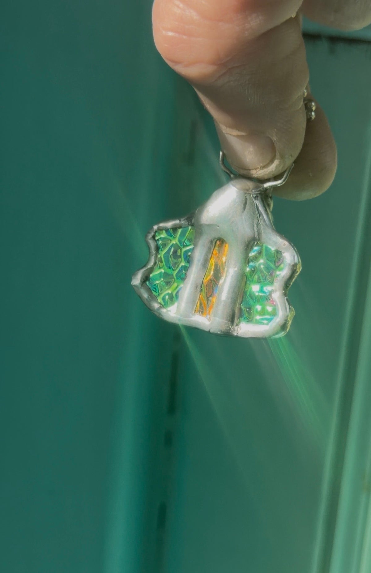 Dichroic butterfly