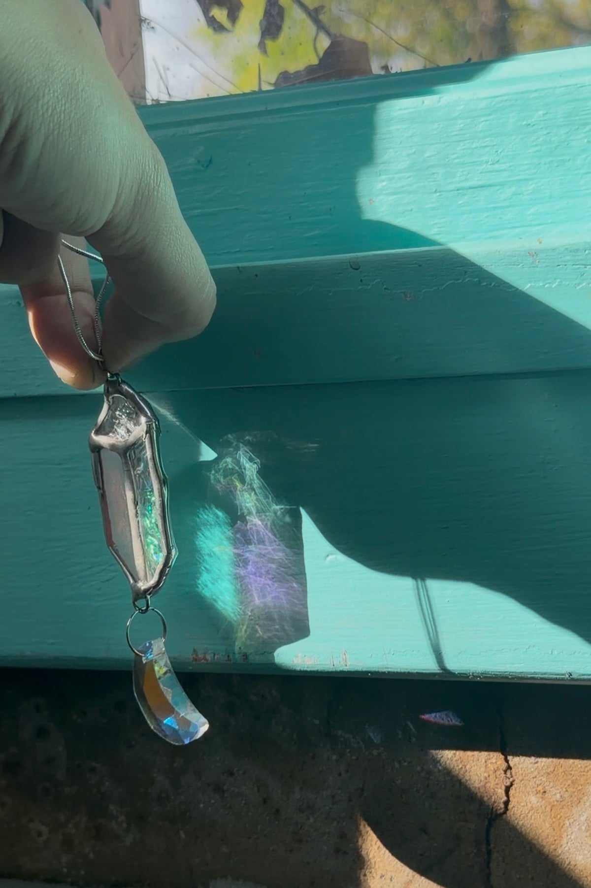 Dichroic crystal ripple glass 