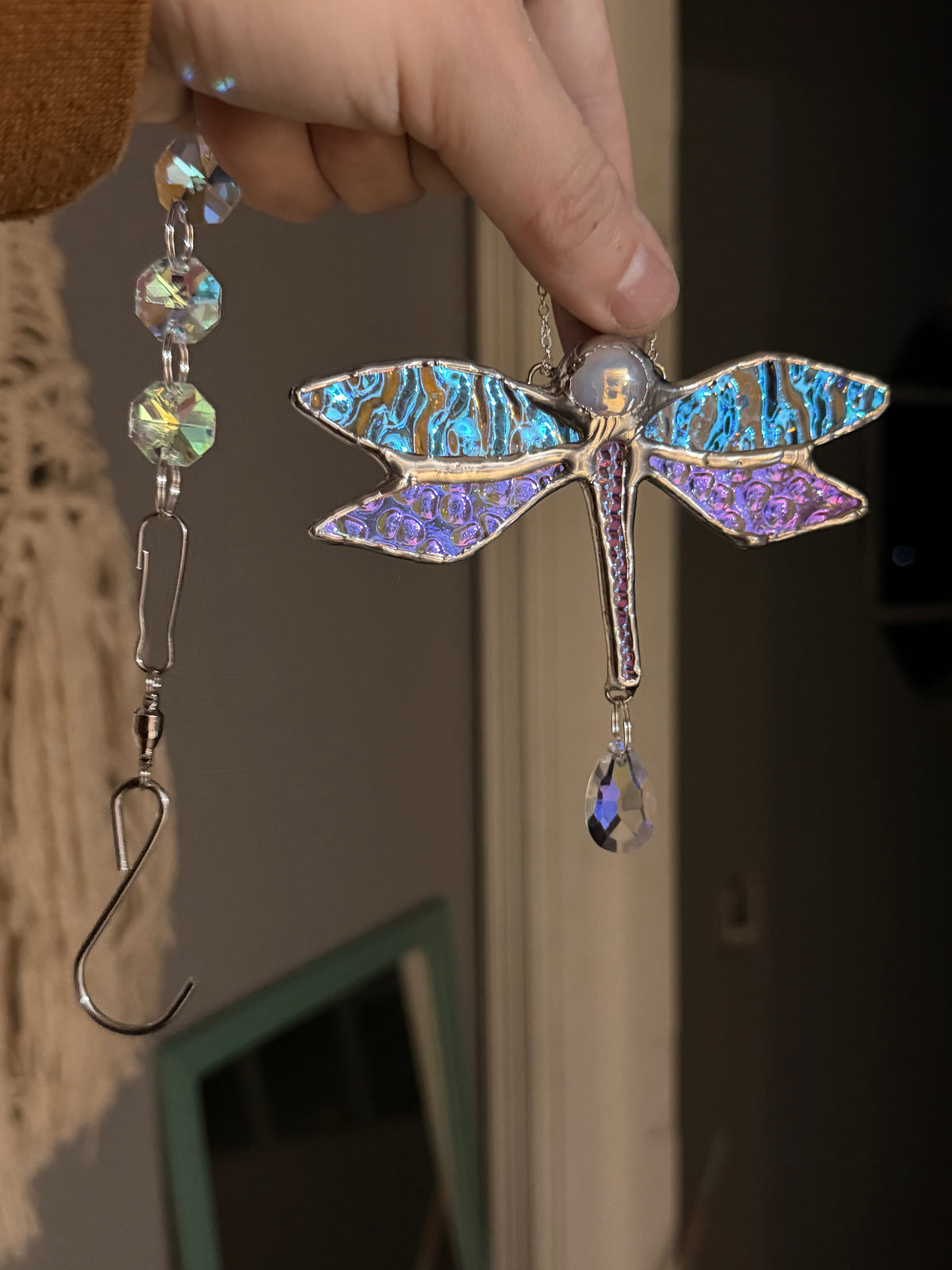 Dichroic dragonfly