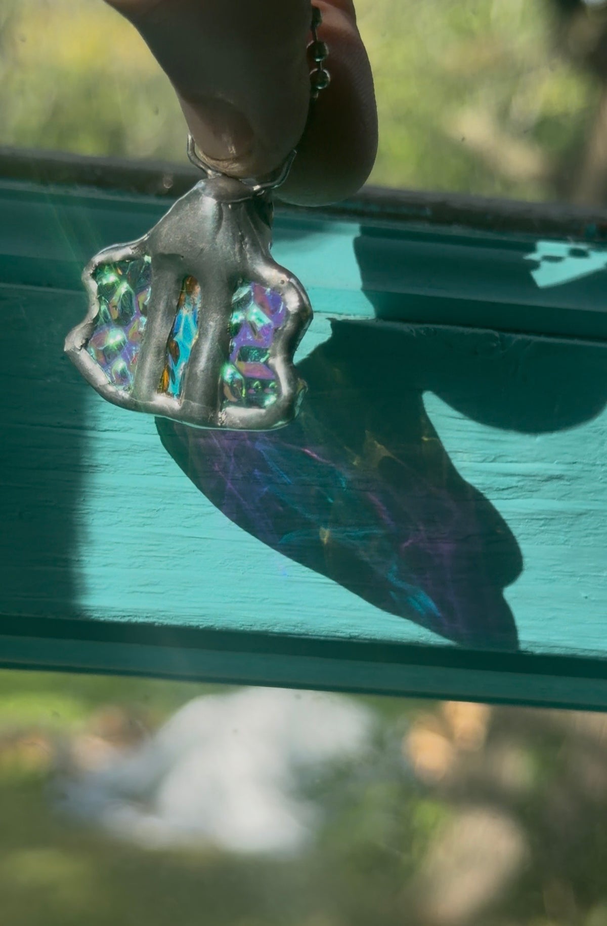 Dichroic butterfly