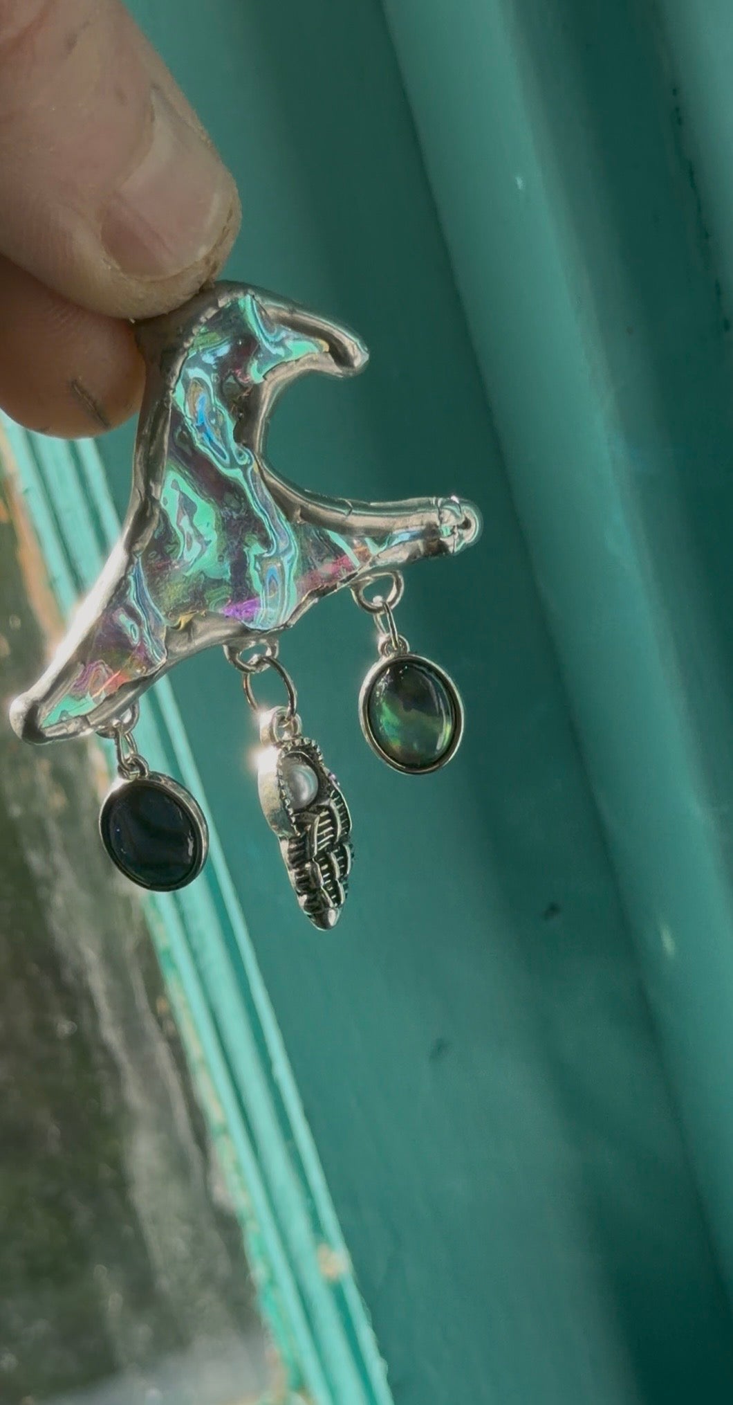 Dichroic Wave with dangles