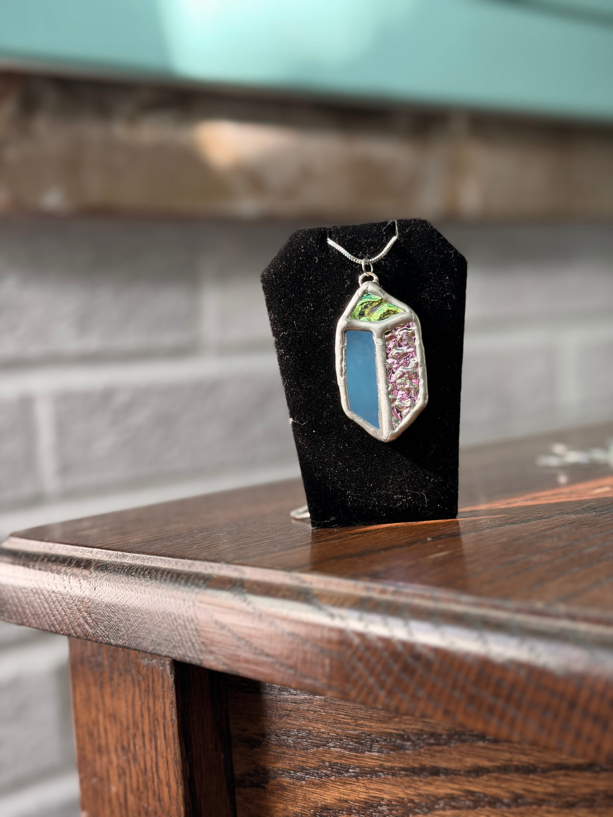 Dichroic crystal gem
