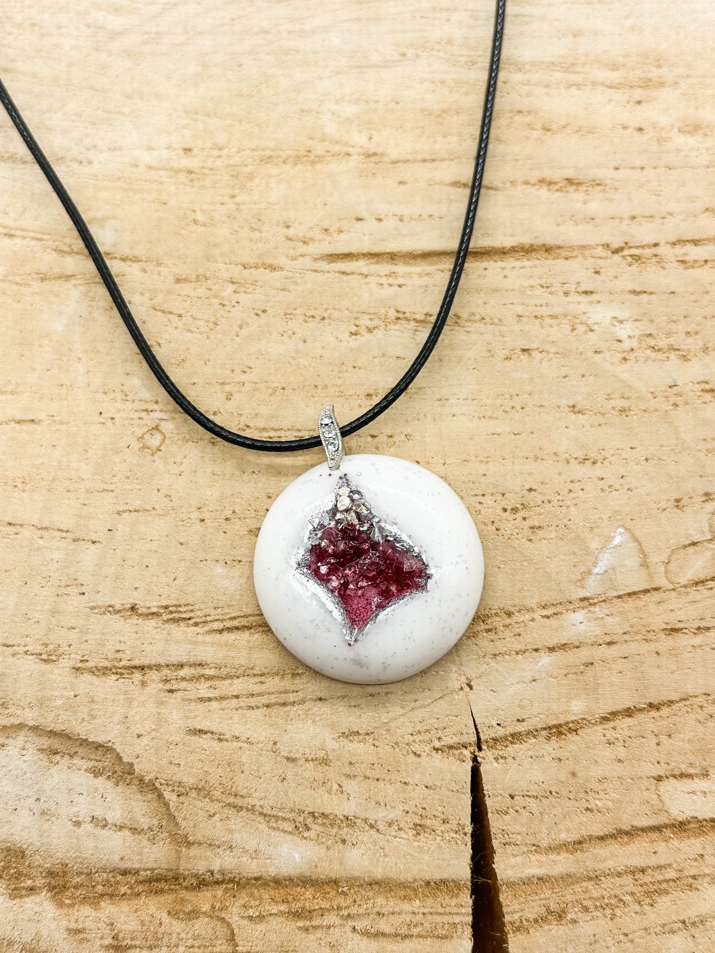 White And Red Circle Geode Necklace