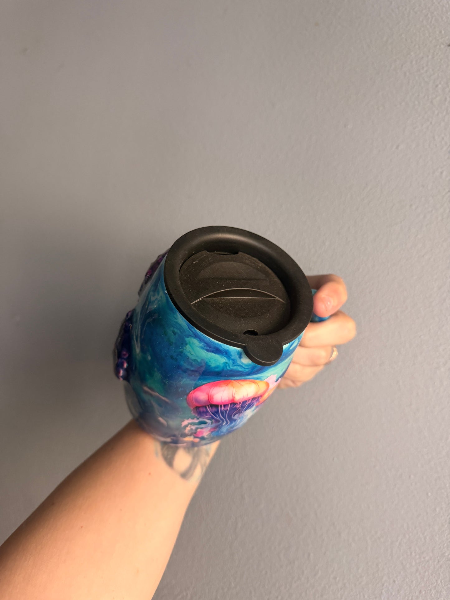 Ocean Dreams 14 oz coffee mug with lid